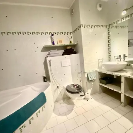 1 Min De La Plage, 3 Chambres, Terrasse Et Jardin Apartament *